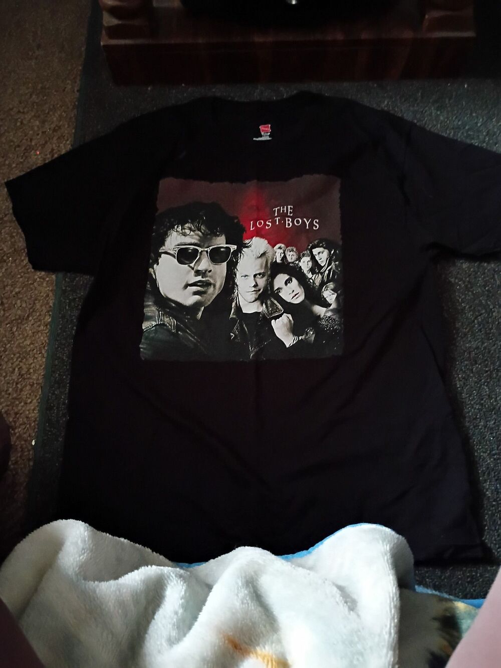 Men's size large The Lost boys t shirt, never worn-055d1